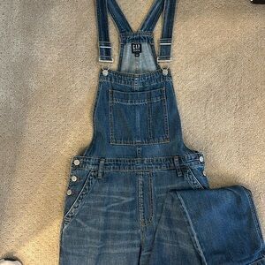 Small Gap overalls. Straight leg, button closures